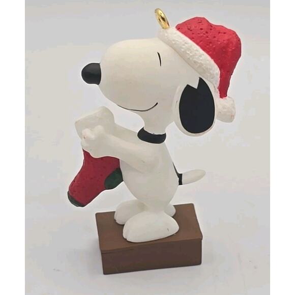 Hallmark keepsake a Snoopy Christmas ornament Fifth In Collection New U53 - Picture 3 of 5